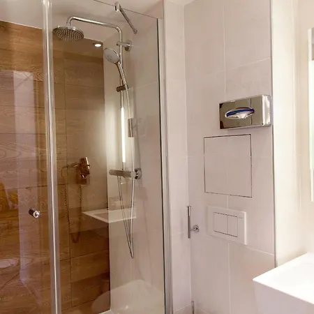 Western 61 Nation Paris