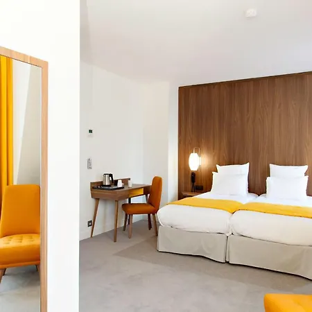 Western 61 Nation 4*