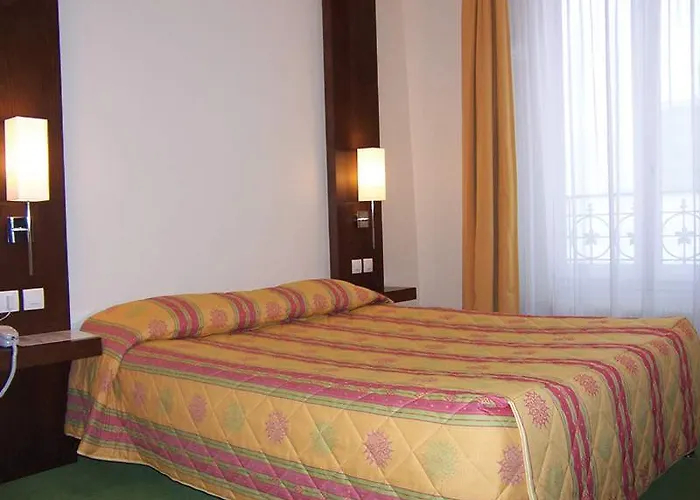 Western 61 Nation 4* Paris